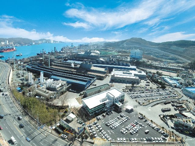 부산 철강업체 YK스틸 공장 전경. 부산일보DB
