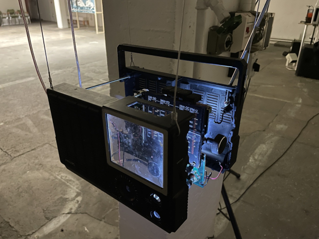 사이먼 웨덤, 'Deconstructed Radio #7'(2026). 머지 제공