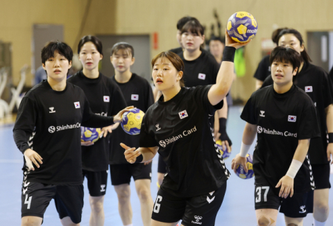 한국 여자 핸드볼, 첫 경기서 홍콩 48-16 대파 [아시안게임]