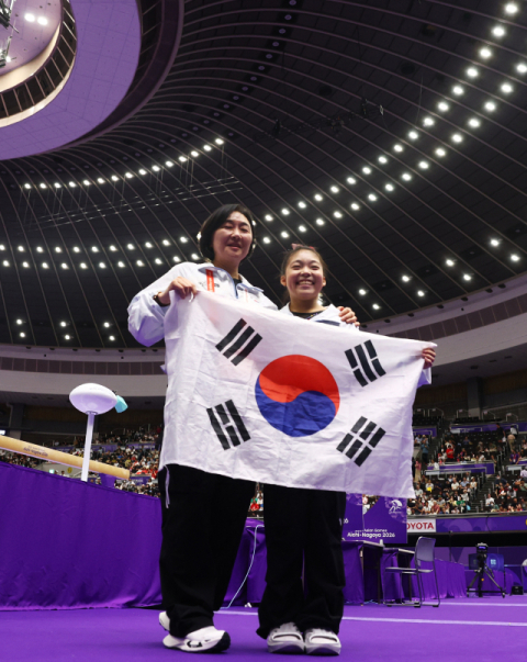 17살 황서현, 첫 출전 체조 평균대 깜짝 금메달 [여기는 나고야]