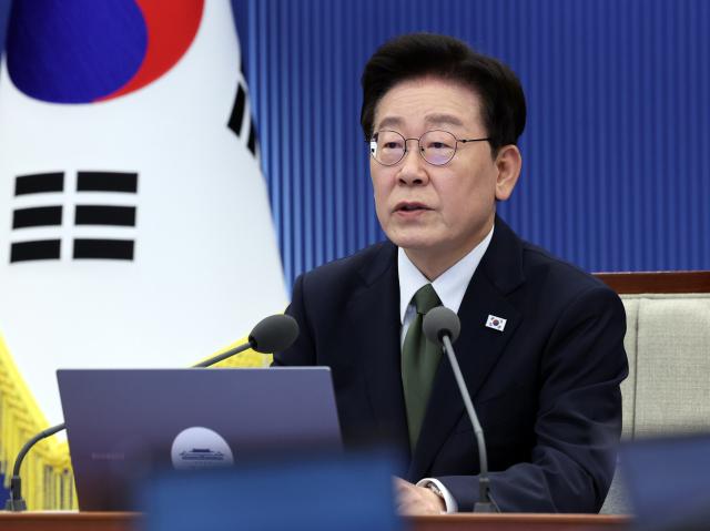이재명 대통령이 1일 청와대에서 열린 수석보좌관회의에서 발언하고 있다. 연합뉴스