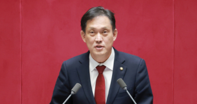 ‘윤석열·전두환 내란 아냐’ 발언… 與 ‘김태규 제명 촉구안’ 의결