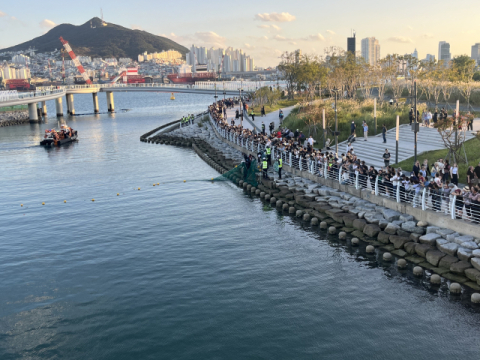 ‘부캉아, 북항이 그렇게 좋나?’…바다 100m 앞 멈춘 2차 구조작전(종합)