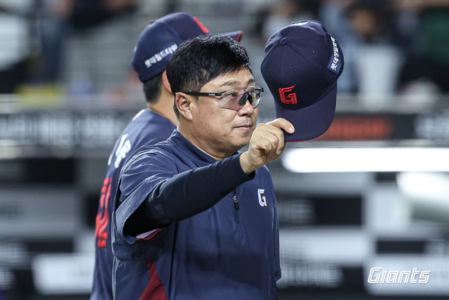 올 시즌을 7위로 마친 프로야구 롯데 자이언츠 김태형 감독의 거취에 야구팬들의 이목이 쏠린다. 롯데 자이언츠 제공