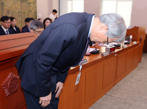 ‘친일파 글씨’ 전시한 유홍준, “부끄럽고 뉘우친다”